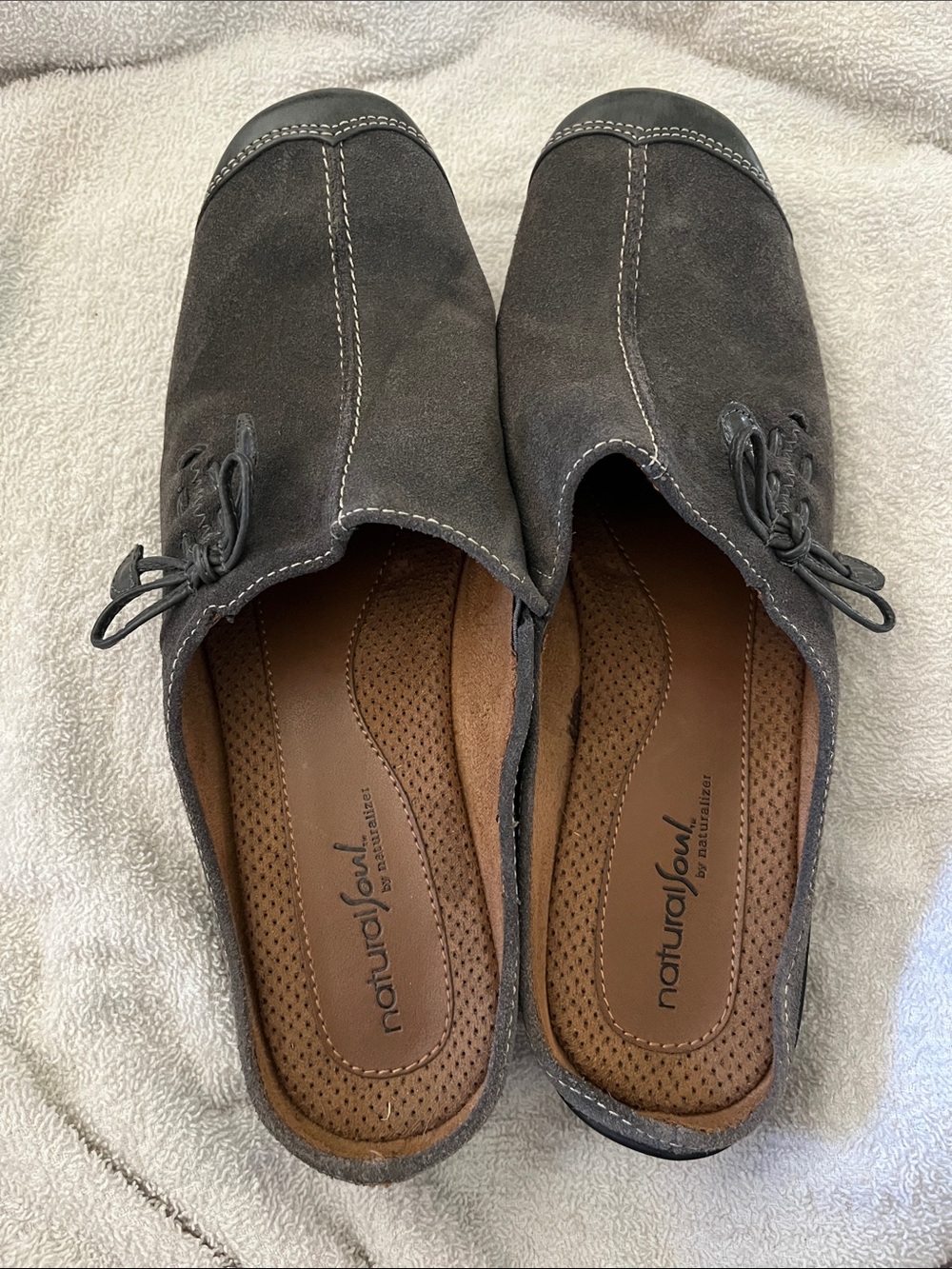 Natural Soul Gray Suede Slip-On Mules with Stitch Detail
